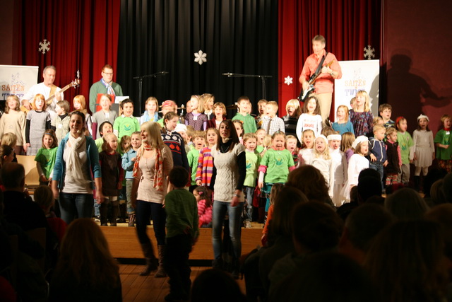 gal/2010/2010 Saitentwist Haus Fuhr Werden 4.12.Rotnasen und Gluehwangen/2010 Saitentwist Haus Fuhr Werden 4.12. Rotwangen u Gluehnasen 306.jpg